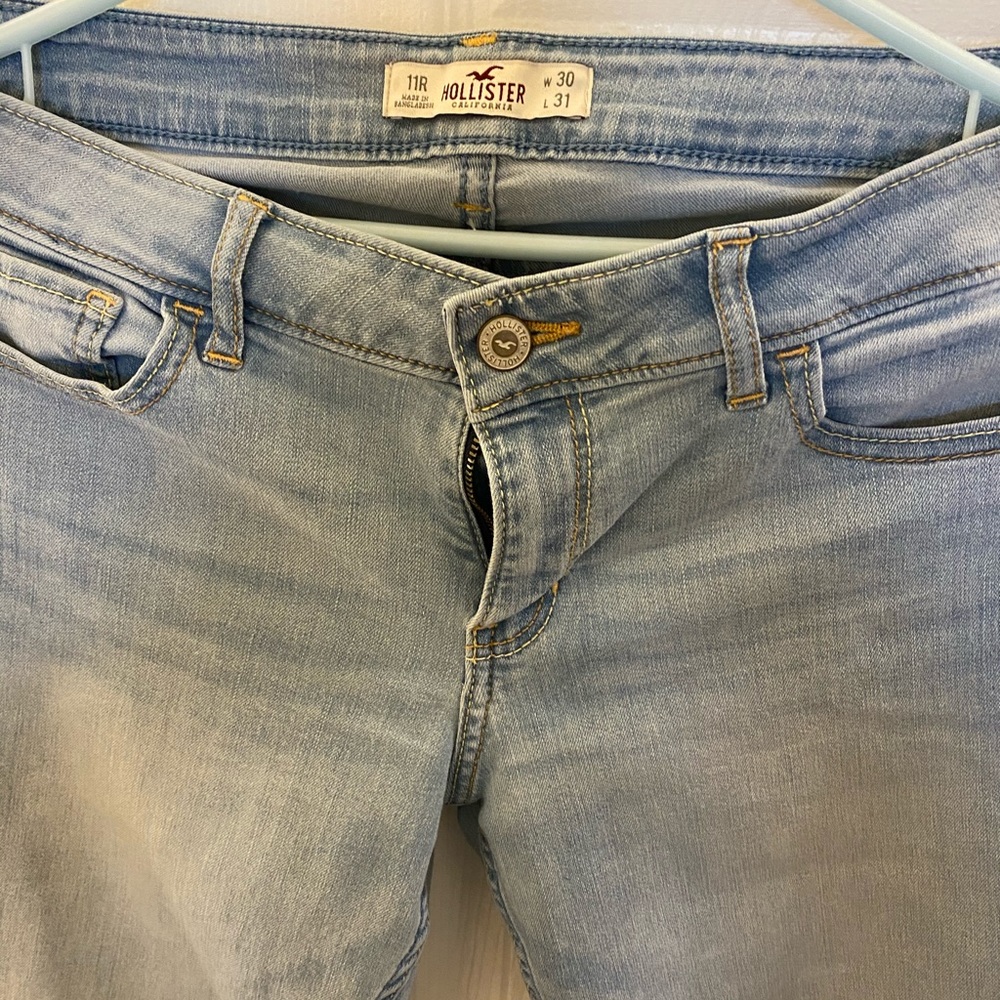 SIZE 11 / Hollister jeans/ system only goes to 10